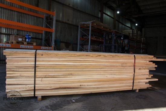 Доска столярная. Дуб. Длина 0,4-0,9 м, толщина 50 мм.