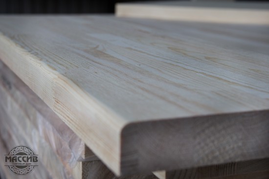 Ступени для лестницы из дерева. Сосна. Сорт: АА. Размер: 40*300*1000