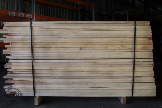 Доска столярная. Ясень. Длина 2-3,2 м, толщина 30 мм