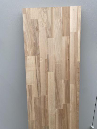 Площадка для лестницы.  Береза сращенная АА 40*1200*1500